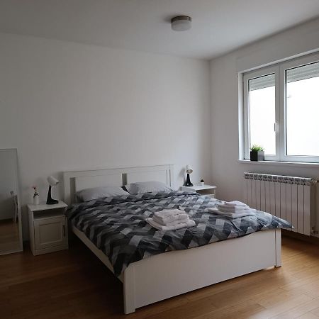 White Apartment Belgrade Exterior photo