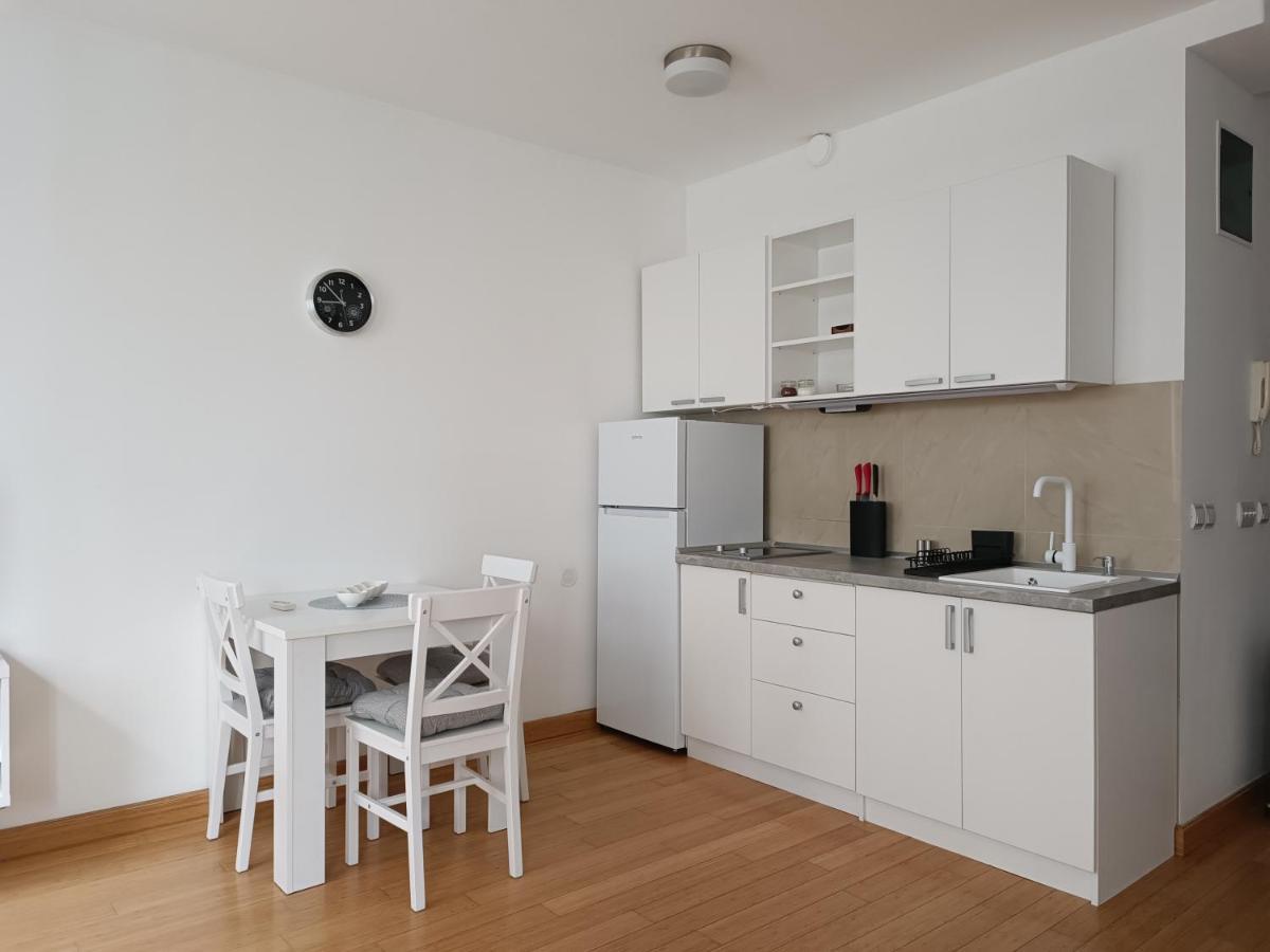 White Apartment Belgrade Exterior photo