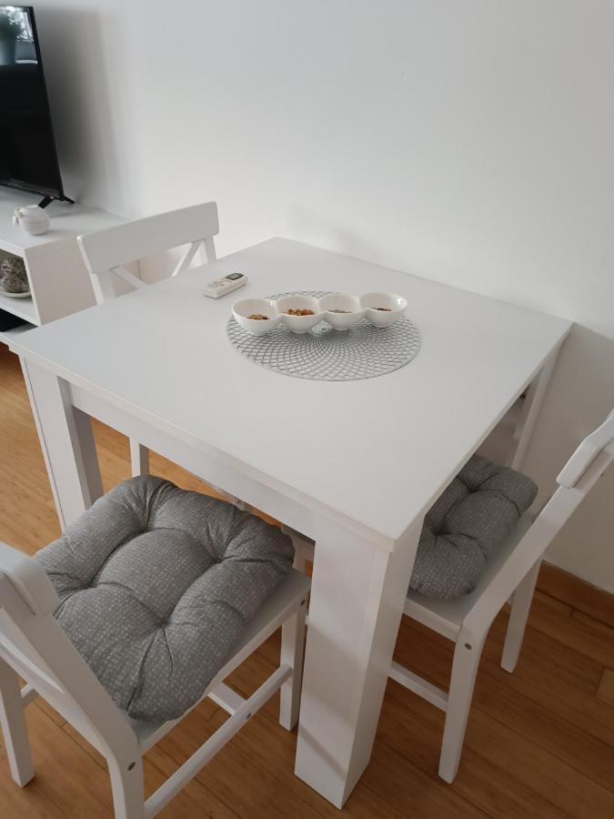 White Apartment Belgrade Exterior photo